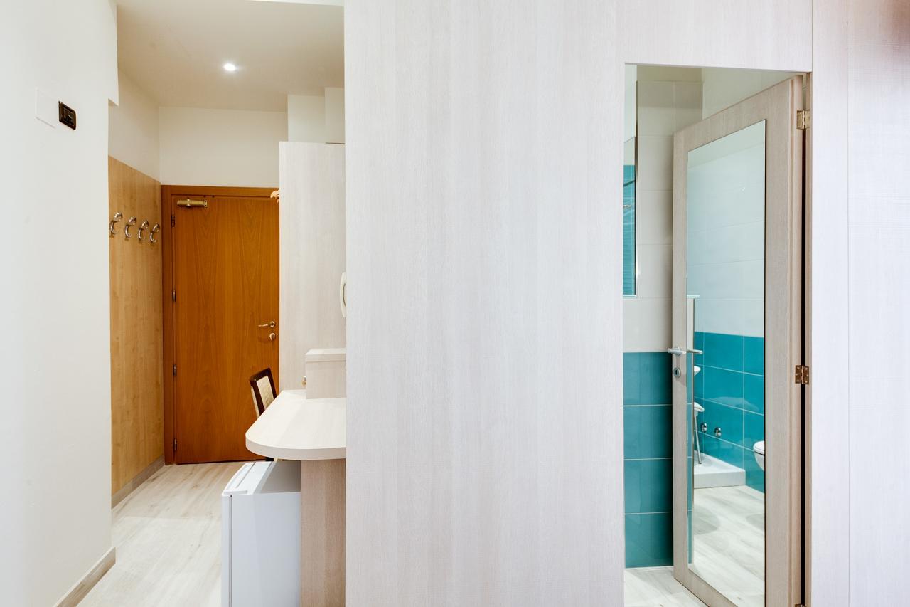 Hotel Barbiani Римини Екстериор снимка