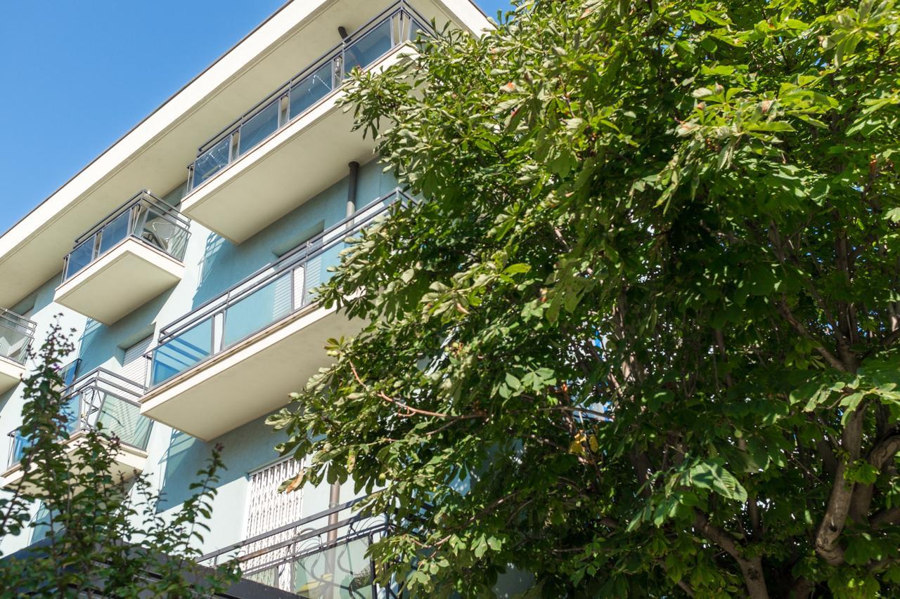 Hotel Barbiani Римини Екстериор снимка
